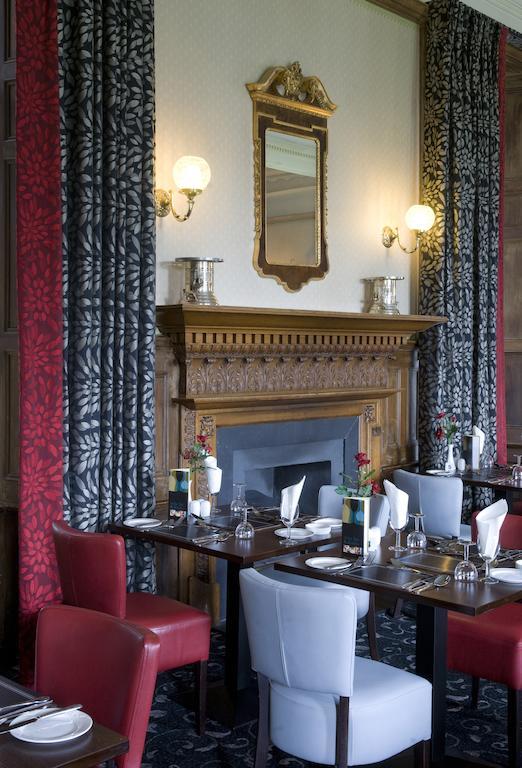 The Invercauld Arms Hotel Ballater Exterior foto